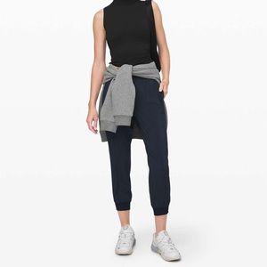 Lululemon Wanderer Cropped Jogger NWOT